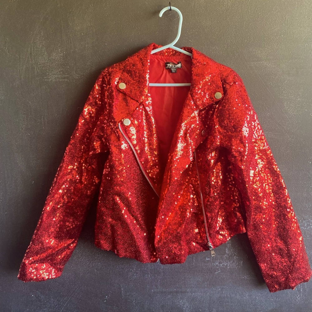 Jo-jo’s Closet sequence red jacket